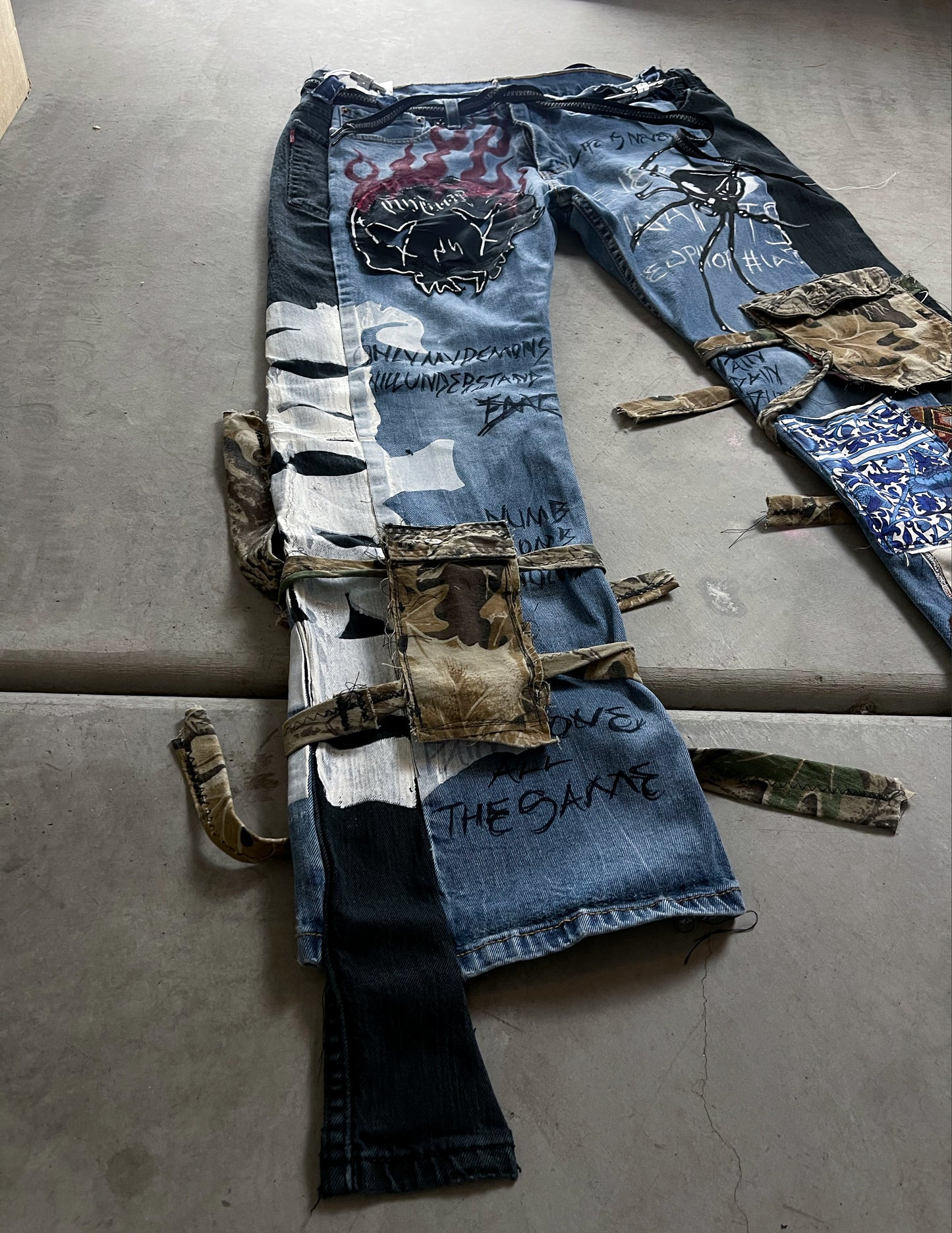 2. Crawlin Jeans Levi x Levi