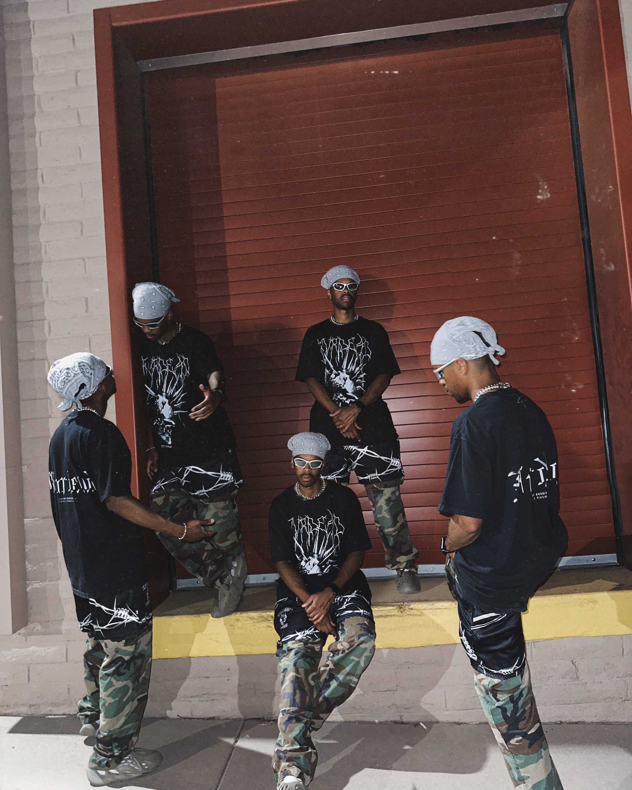 Camiseta de cabeza de metal