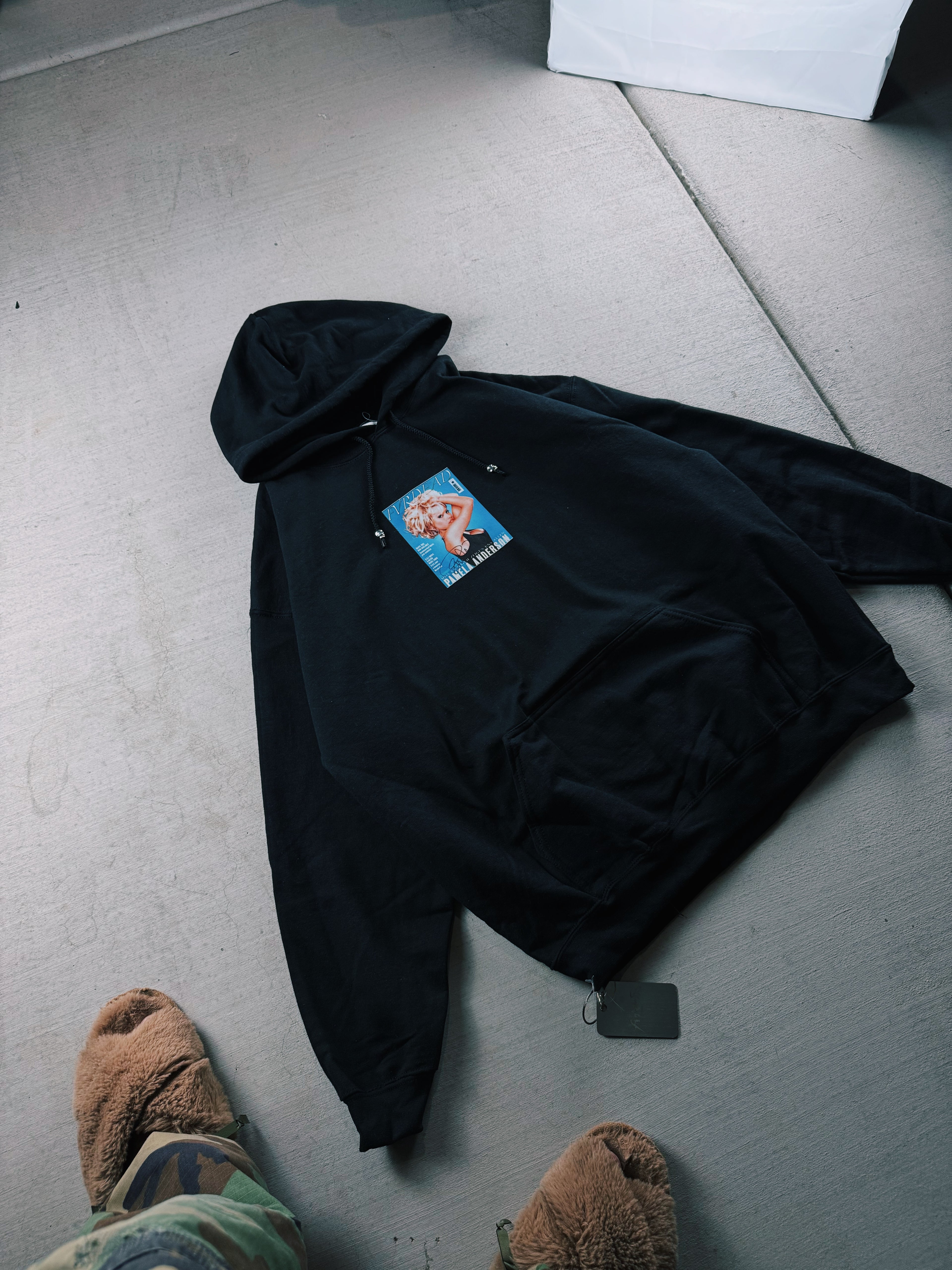 Sudadera con capucha Pamela negra