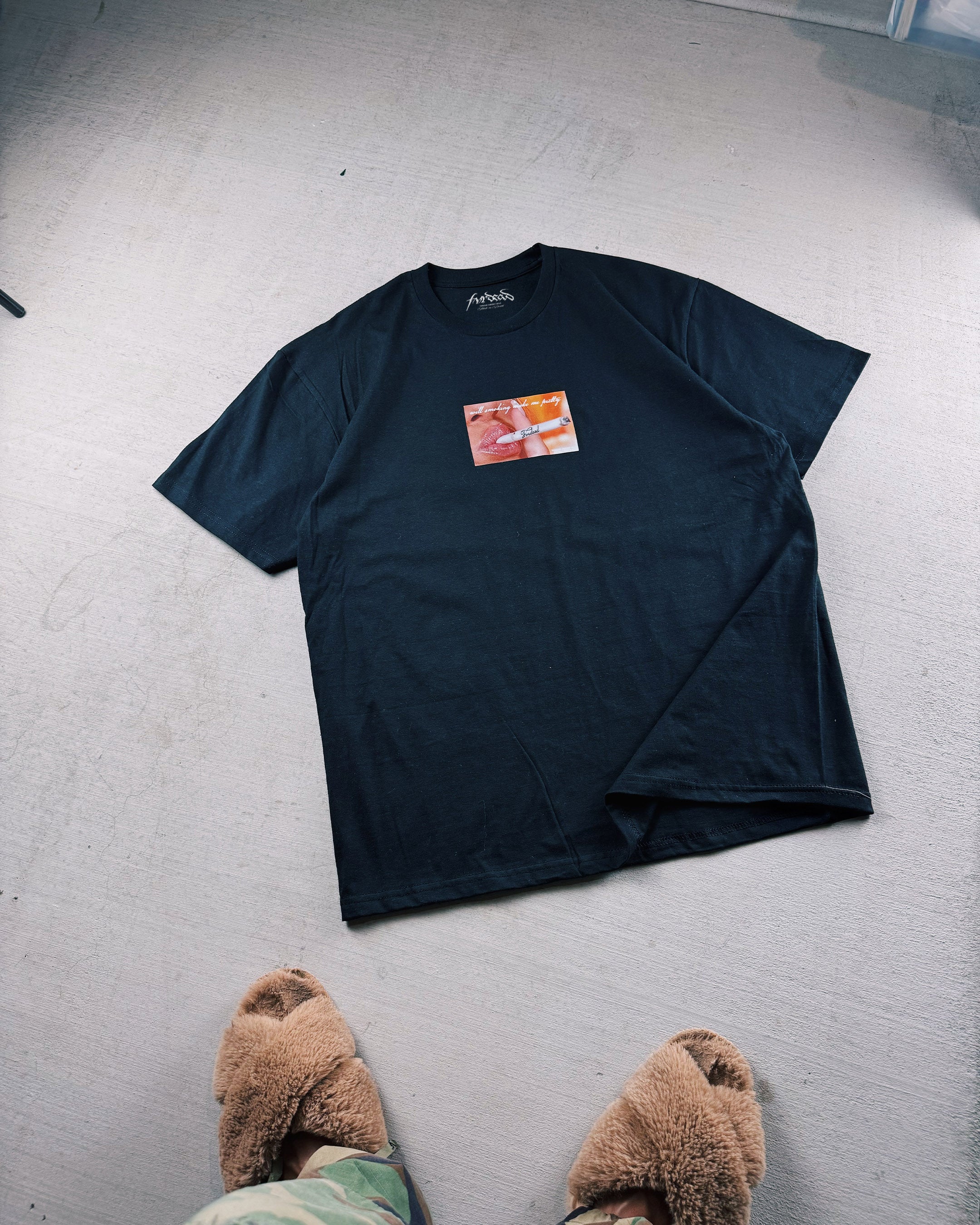 Pretty smoker Black Tee v1.2