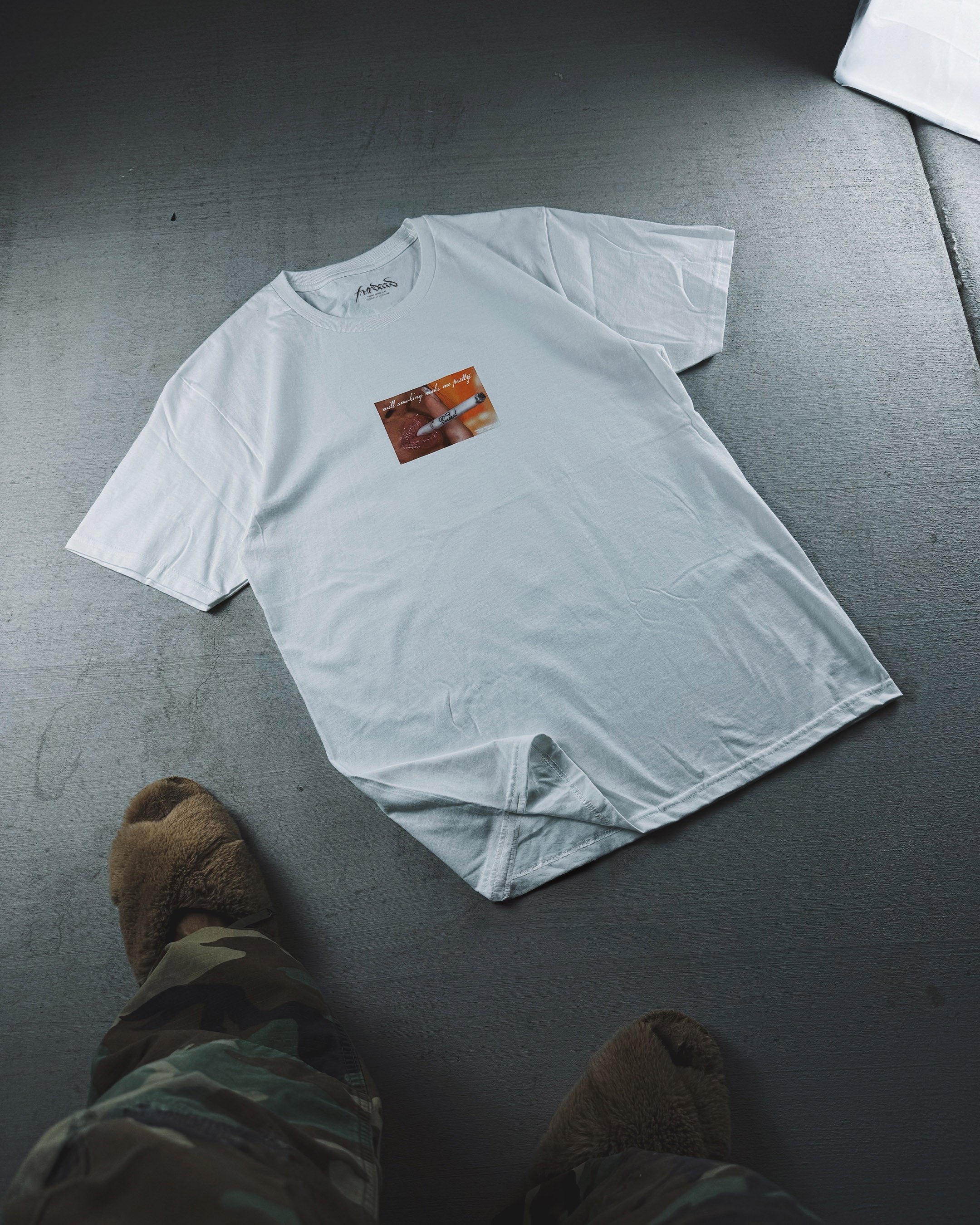 Pretty smoker White Tee v1.2