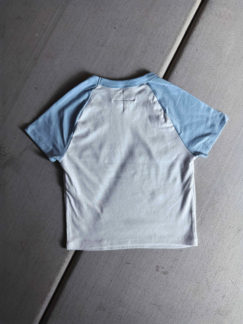 Camiseta de bebé gris/negra con la frase "Fóllame hasta la muerte"