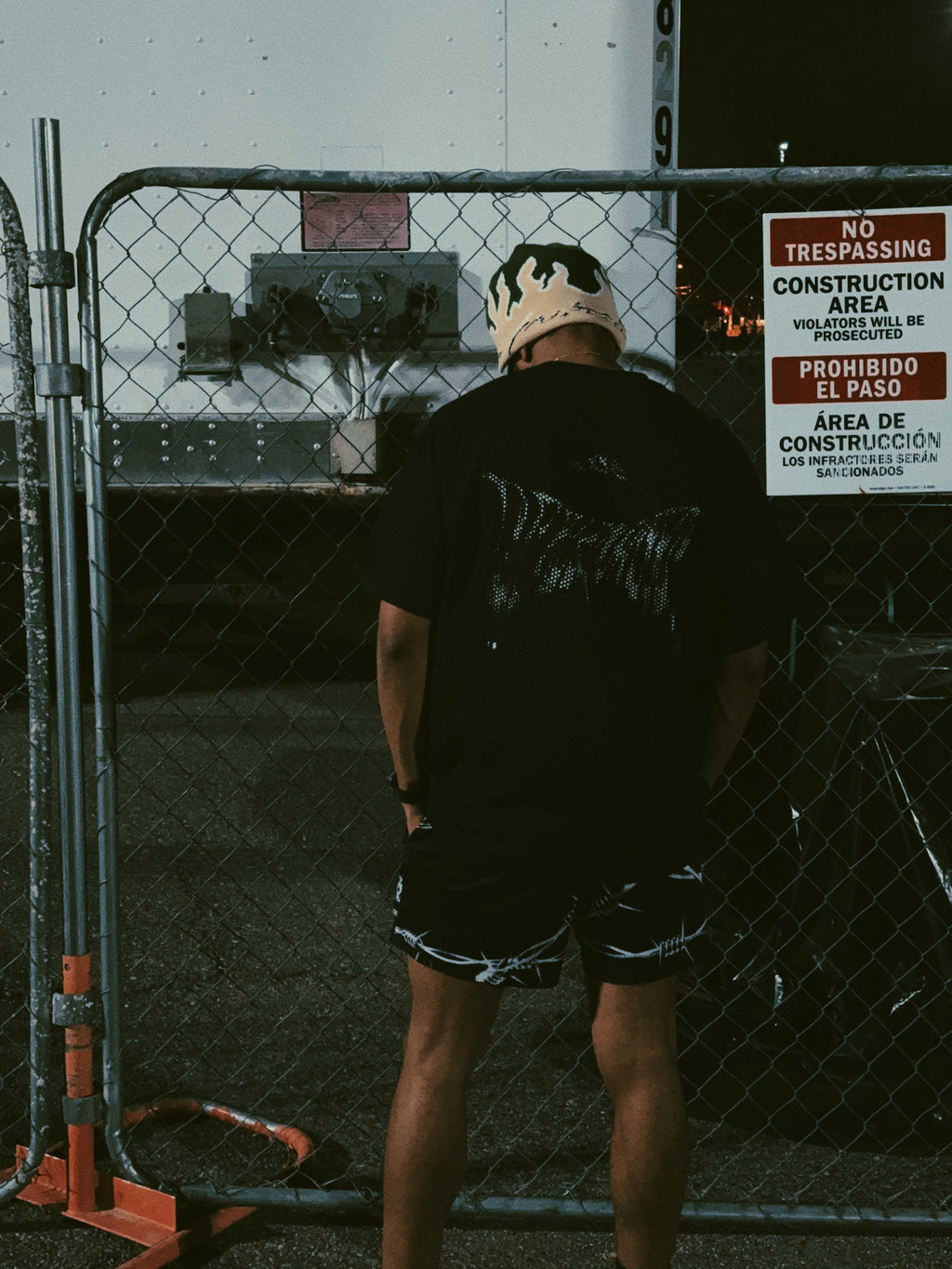 Gorro con llamas de musgo tóxico