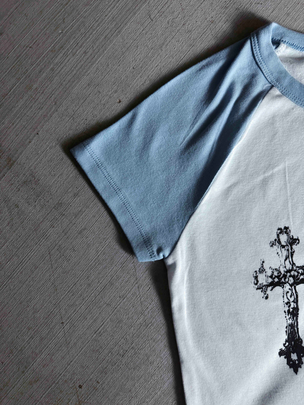 Camiseta de bebé gris/negra con la frase "Fóllame hasta la muerte"