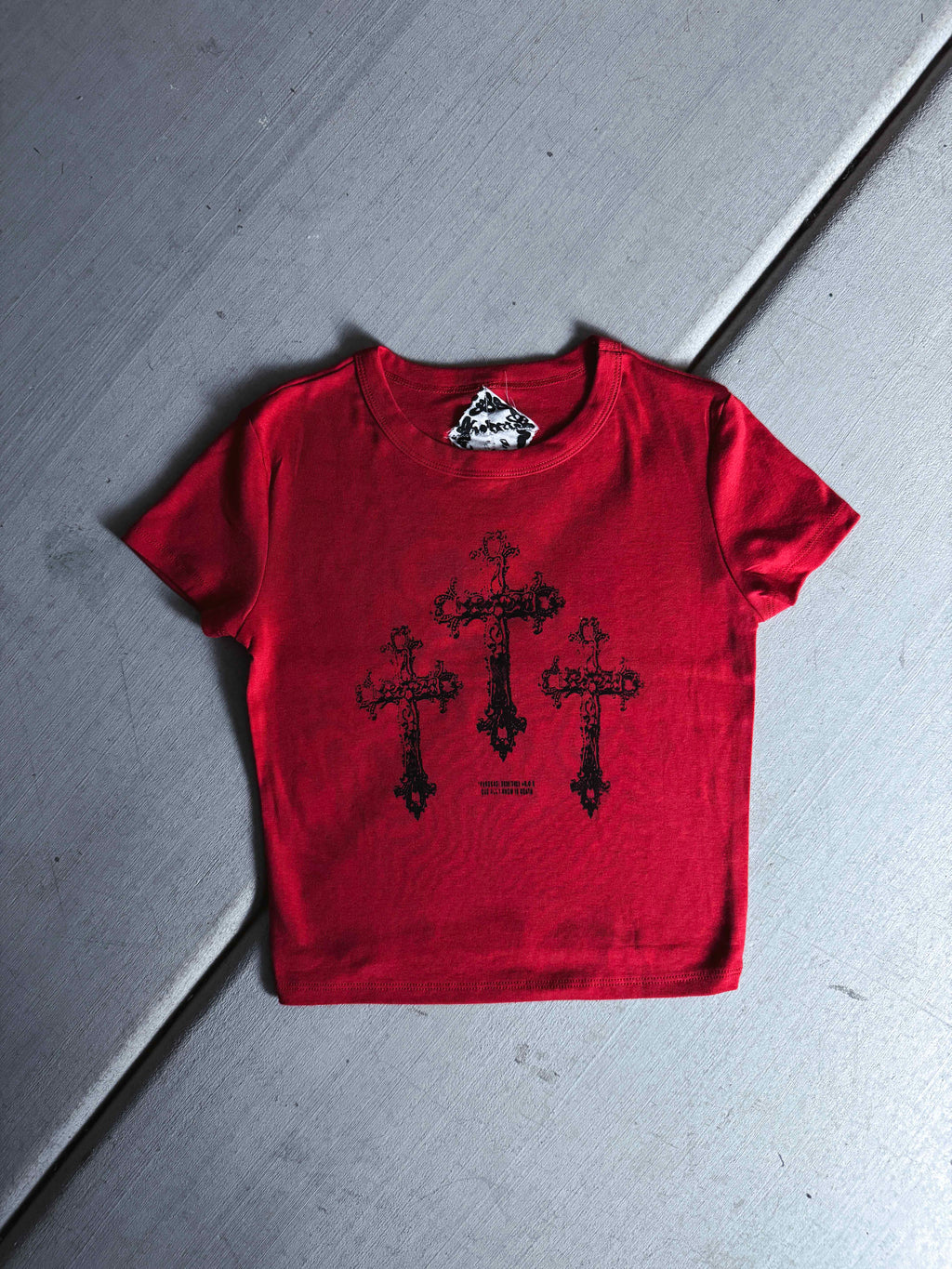 Camiseta de bebé gris/negra con la frase "Fóllame hasta la muerte"