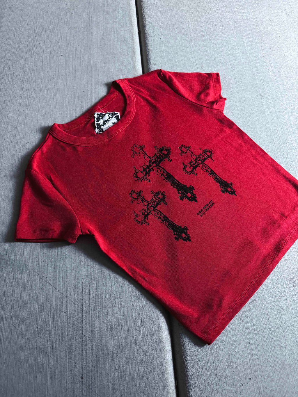 Camiseta de bebé gris/negra con la frase "Fóllame hasta la muerte"