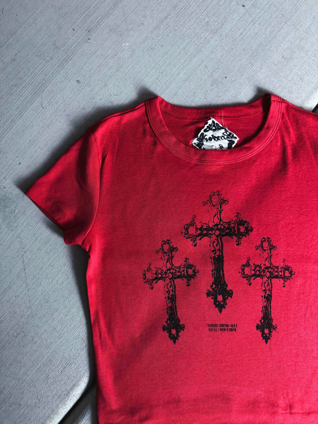 Camiseta de bebé gris/negra con la frase "Fóllame hasta la muerte"