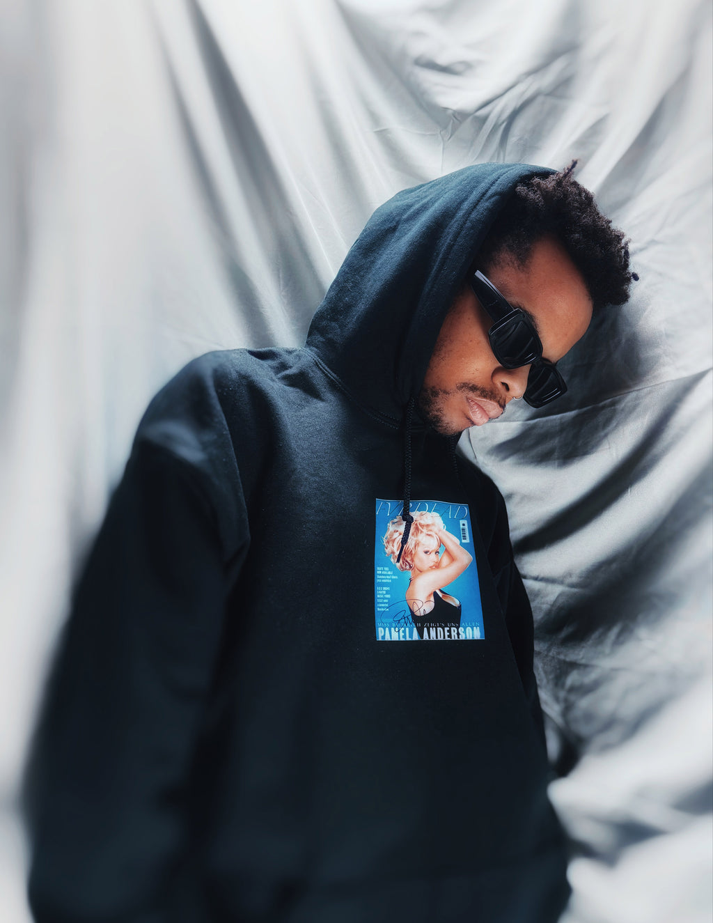 Sudadera con capucha Pamela negra