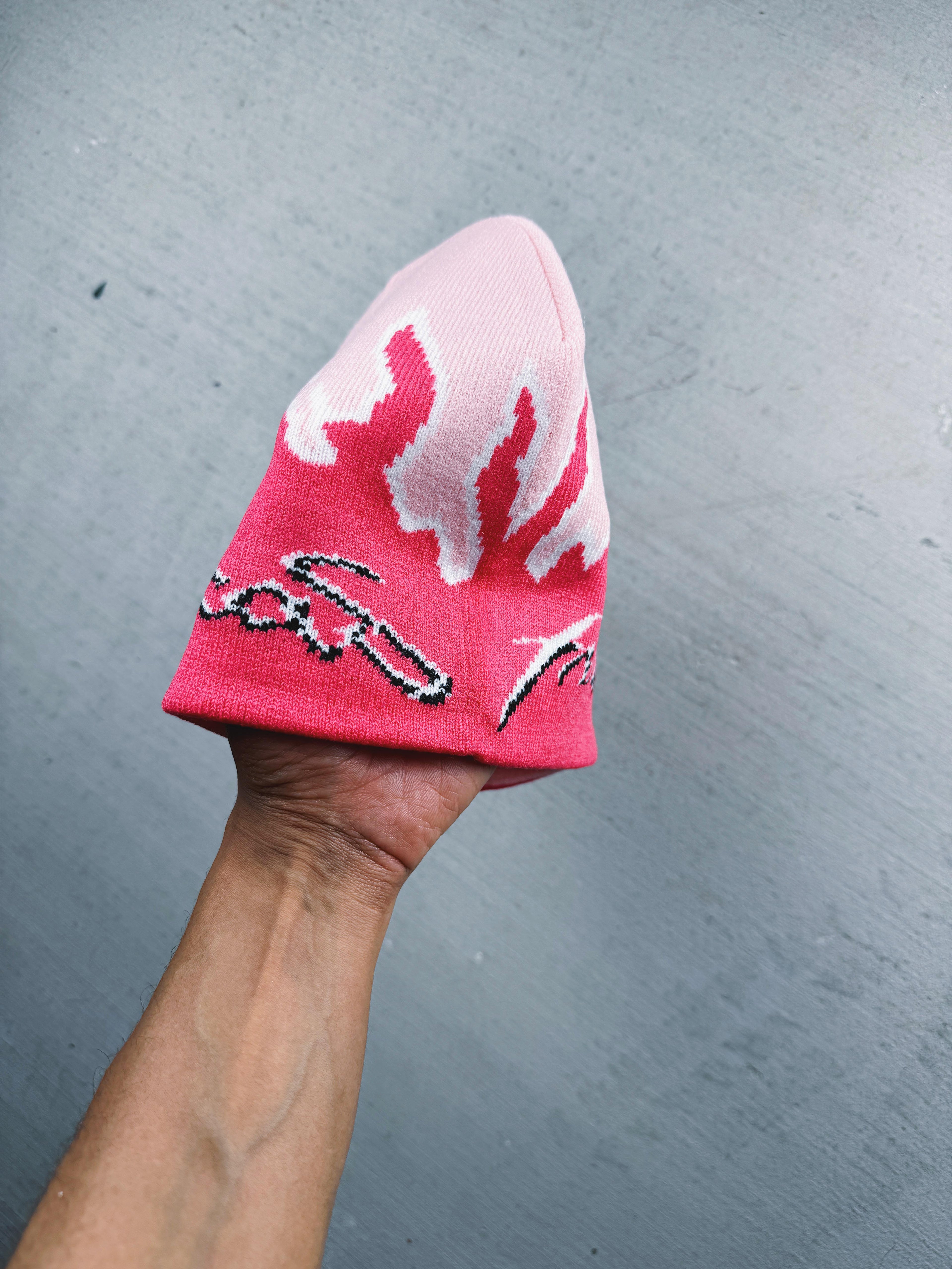 Gorro de llamas Pink Inferno