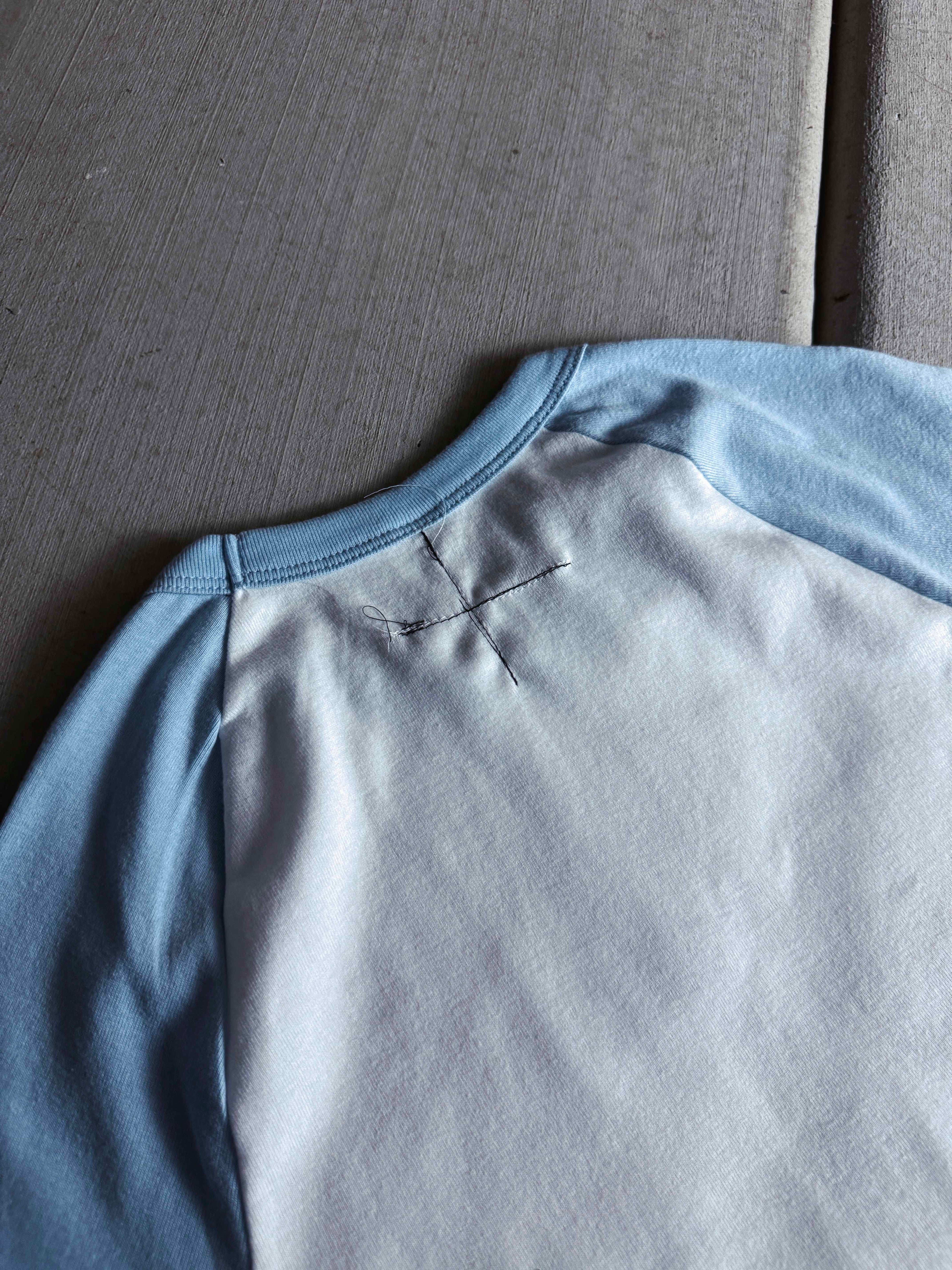 Camiseta de bebé gris/negra con la frase "Fóllame hasta la muerte"